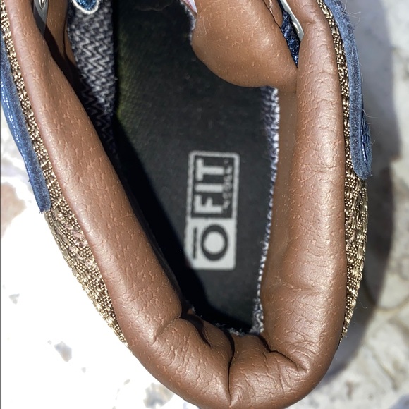 Oboz Sapphire Mid Hiking Boots - Picture 6 of 7